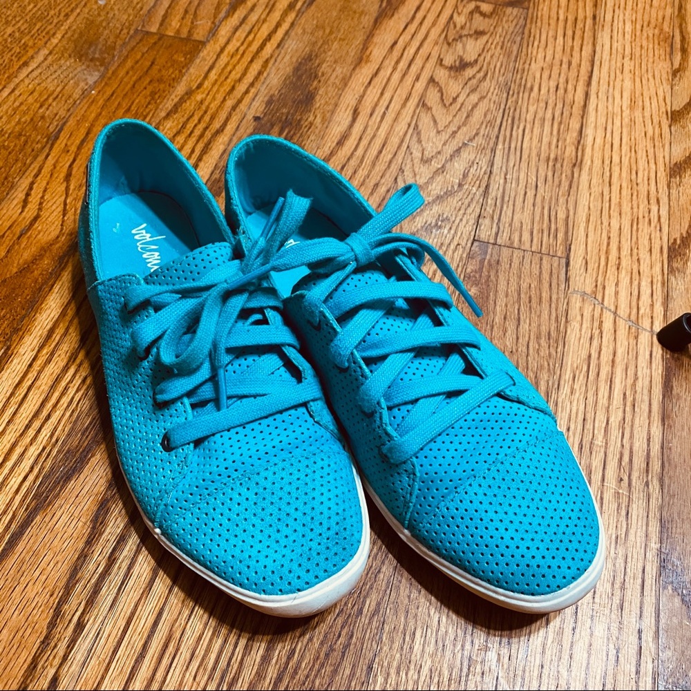 Volcom leather suede sneakers size 9